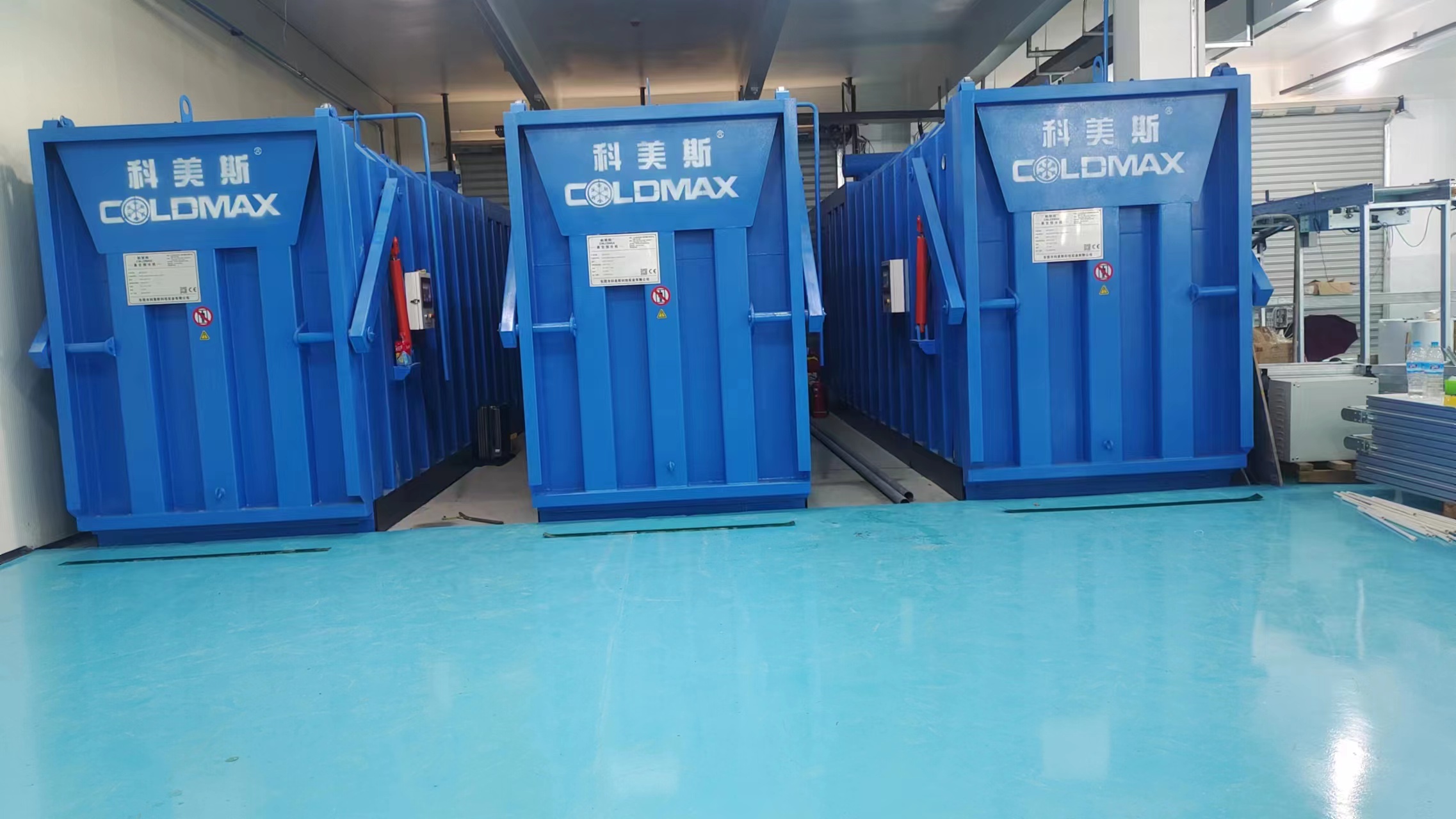 科美斯福建客戶3臺4卡板真空預冷機安裝！